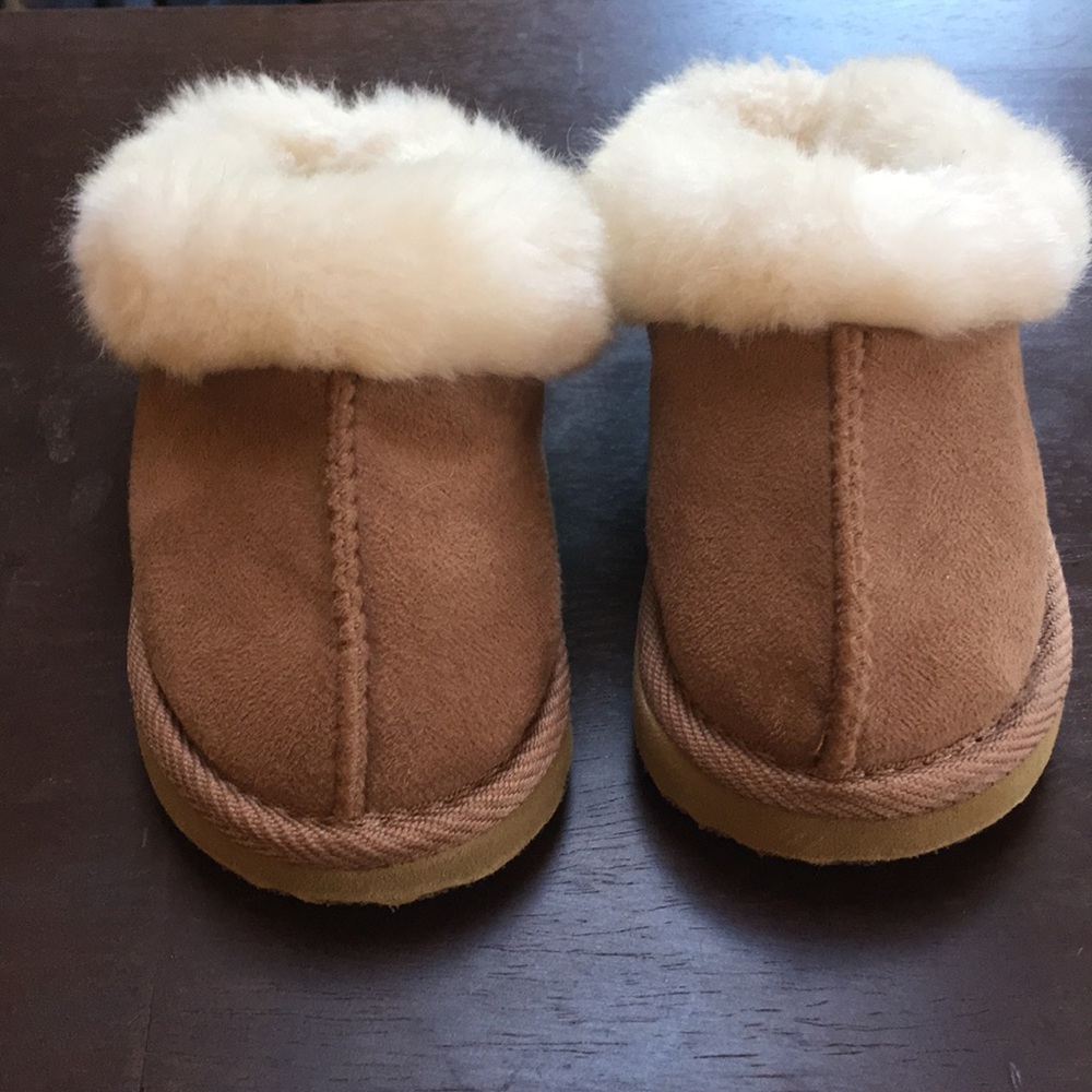Baby mule moccasin style slip on shoes sz 3/4
